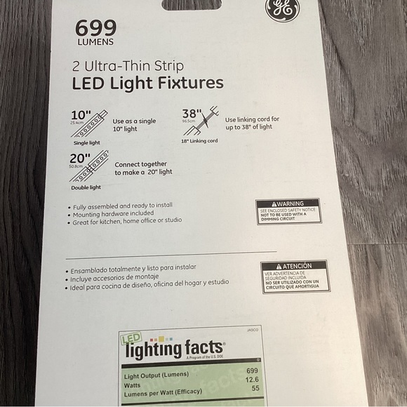 GE Ultra-Thin LED Light Fixture Bright Strips - Plug-in, 10 in X 3 - Picture 6 of 7